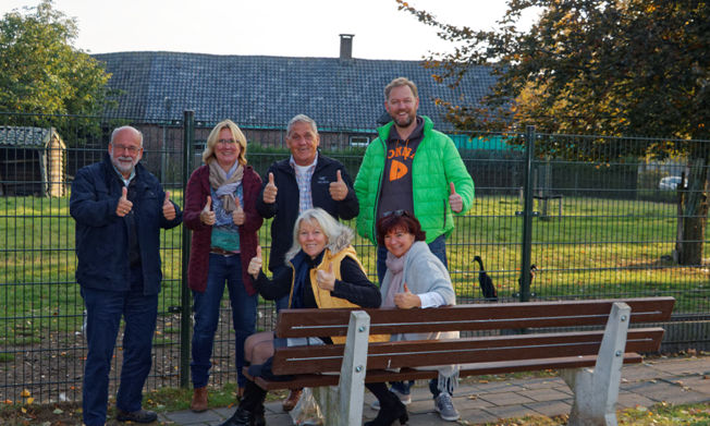 Wij, Jan, Yvonne, Cees, Pieter, Sylvia en Yvonne vormen het bestuur van de Stichting. bestuur stichting Dierenweide Acht